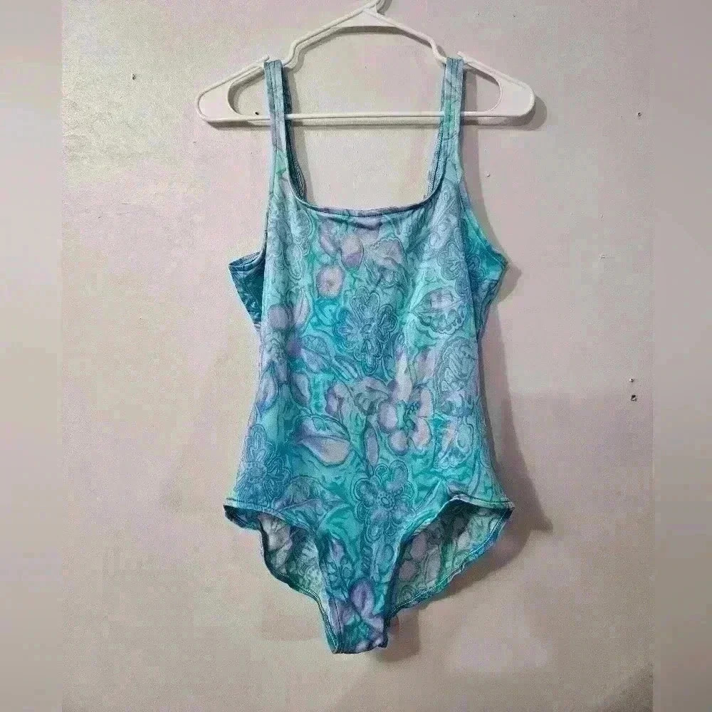 GUC! Maxine of Hollywood one piece swimwear!